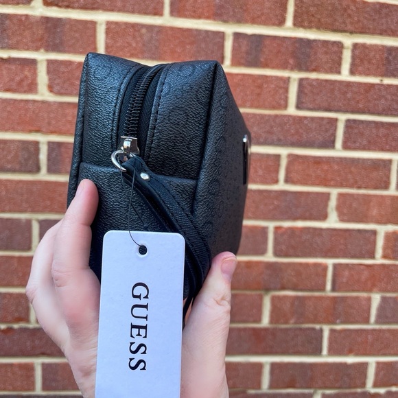 GUESS Black Patterned Makeup/Toiletries Bag - NWT - Picture 2 of 8